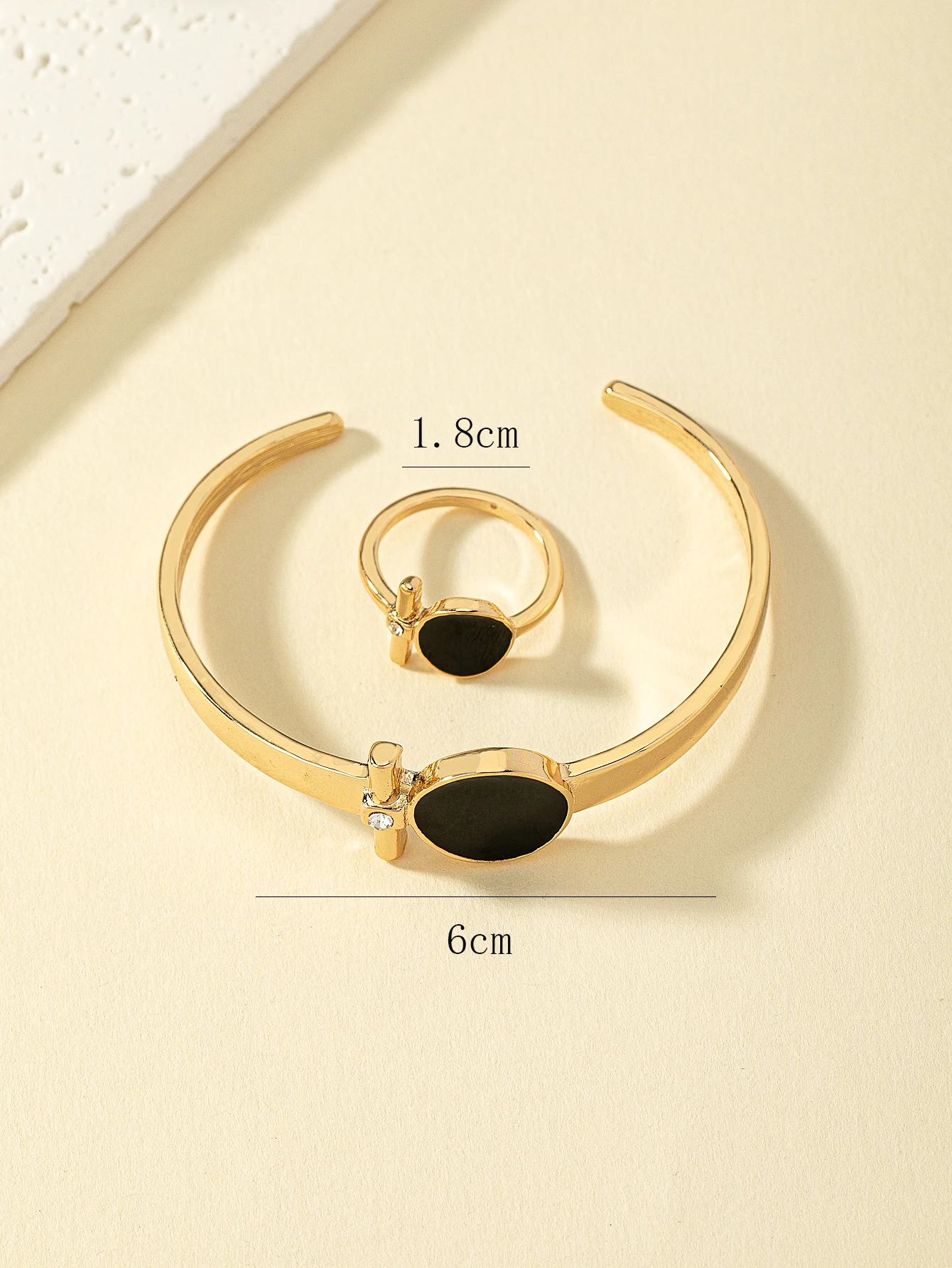 Fashionable, Personalized, Exquisite and Luxurious Bracelet and Ring Set - Image 5