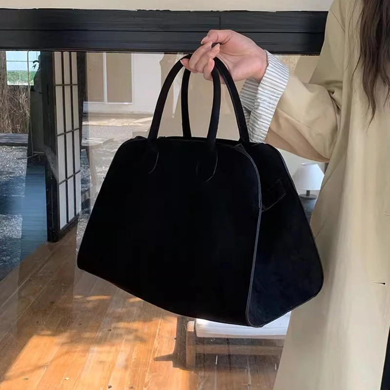 High-end Niche Design Handbags Outdoor Travel Bags Autumn and Winter New High-capacity Retro Commuter Handbags Ladies - Image 4