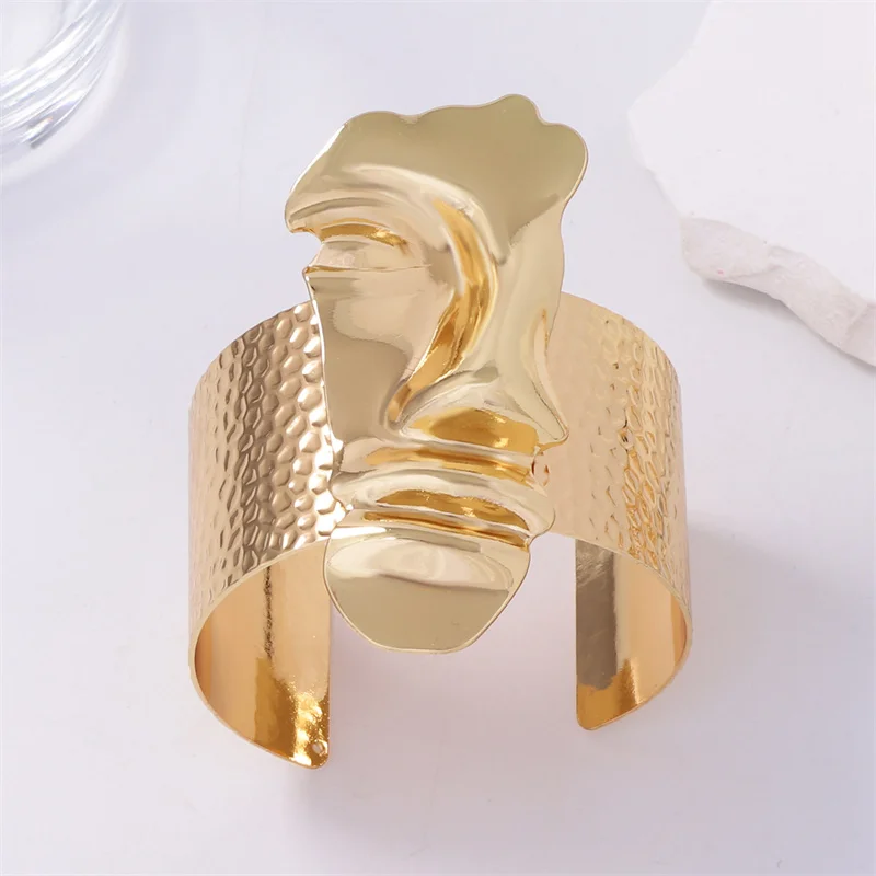 Light luxury, unique and cool style, creative design, irresistible temperament, facial mask, jewelry set - Image 6